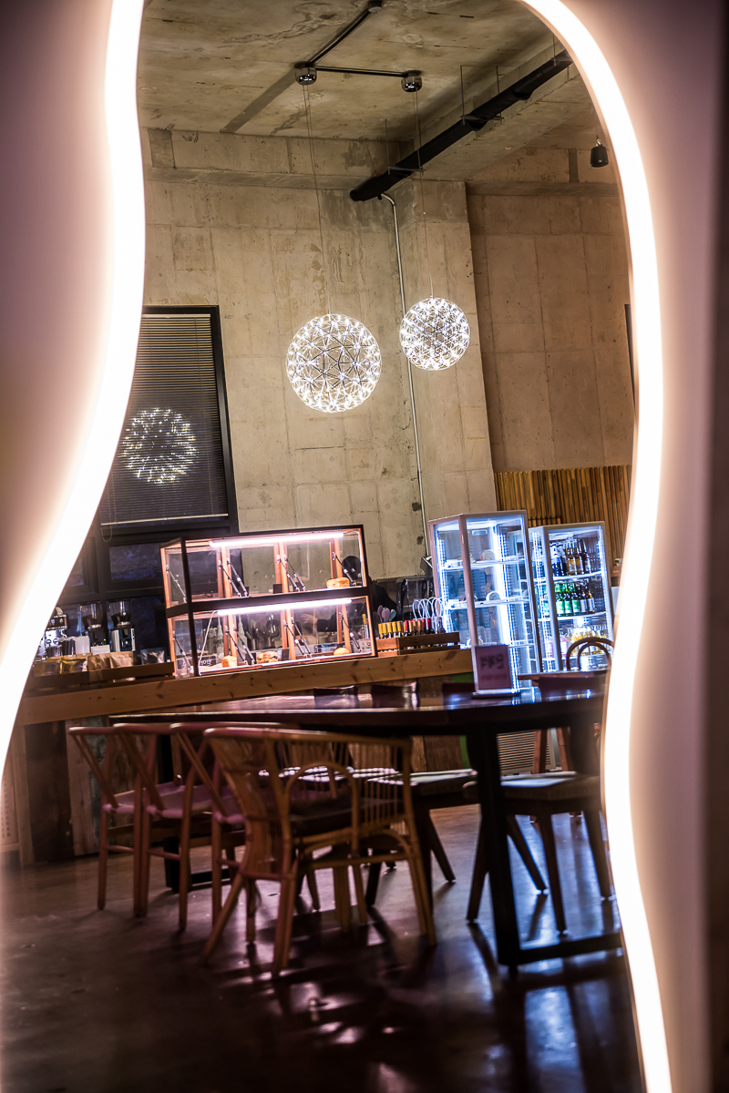 문115 카페 연출 조명