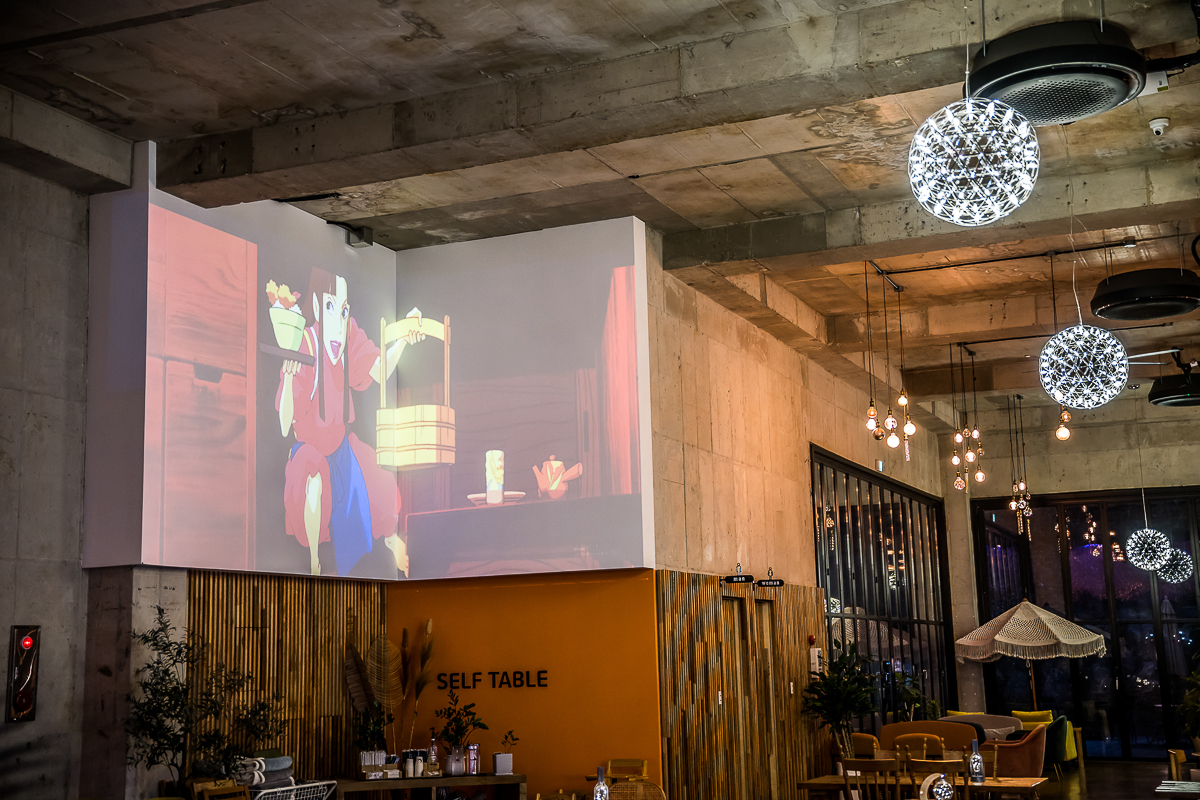 문115 카페 빔프로젝터 상영 공간