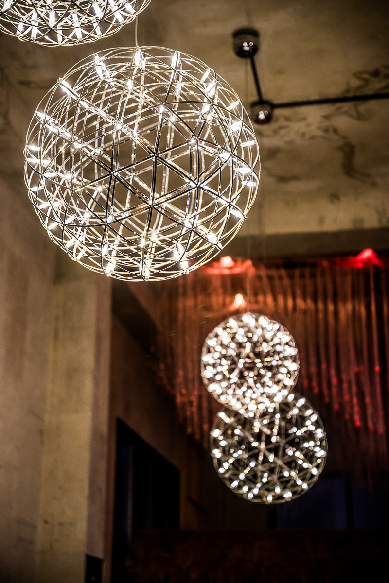 문115 카페 천장 조명 디테일