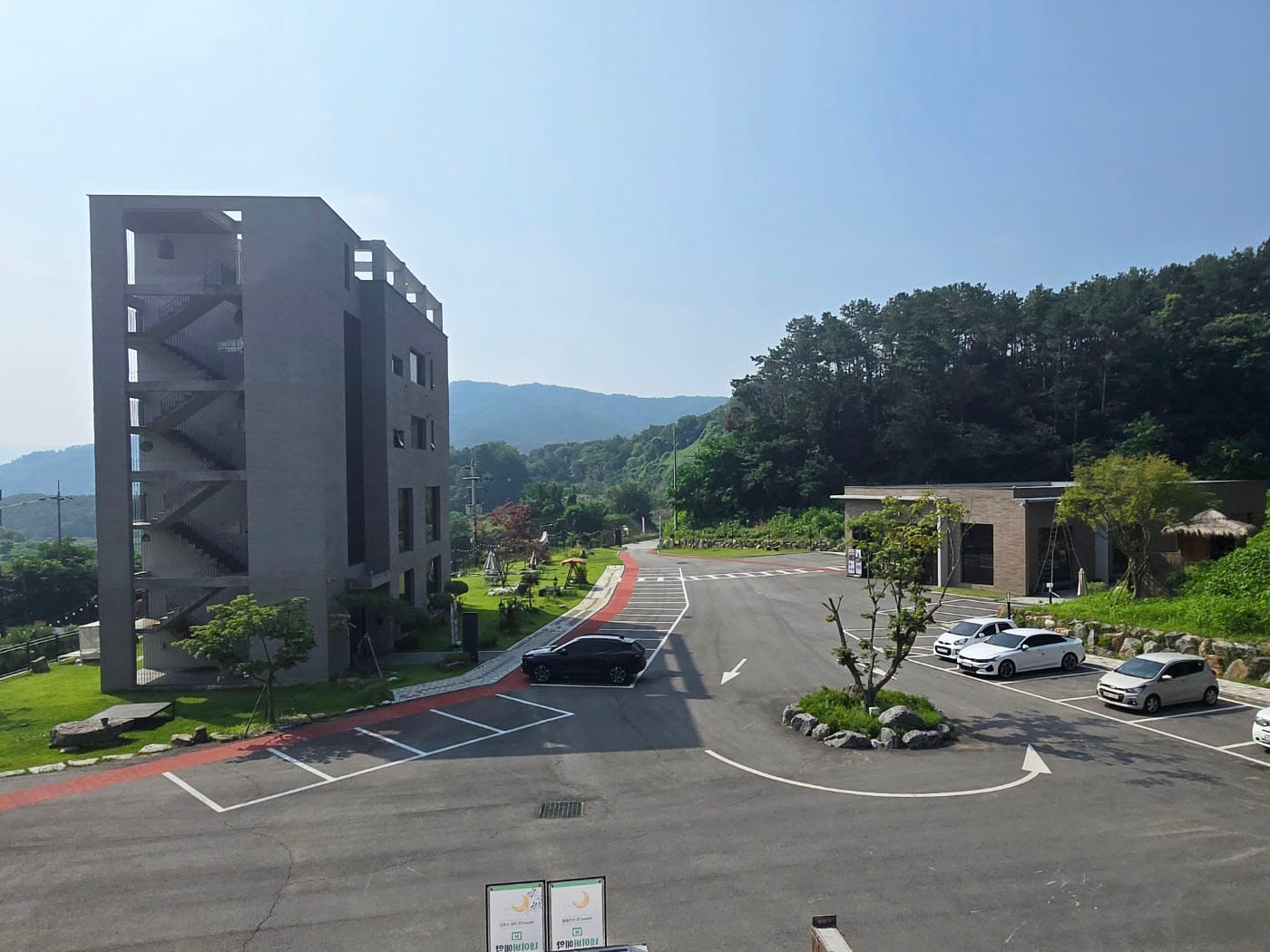 문115 카페 넓은 무료 주차장