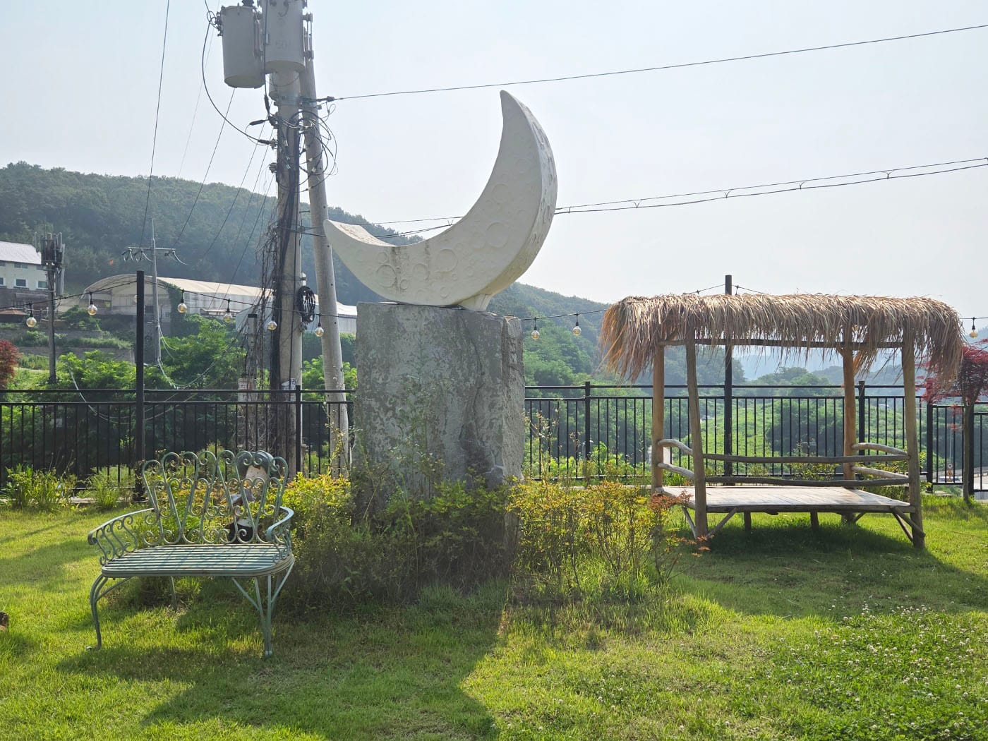 달 조형물